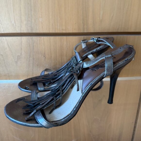Pre-Loved Pewter Metallic Michael Kors Fringe Strappy Sandals - Size 7 - Picture 2 of 7